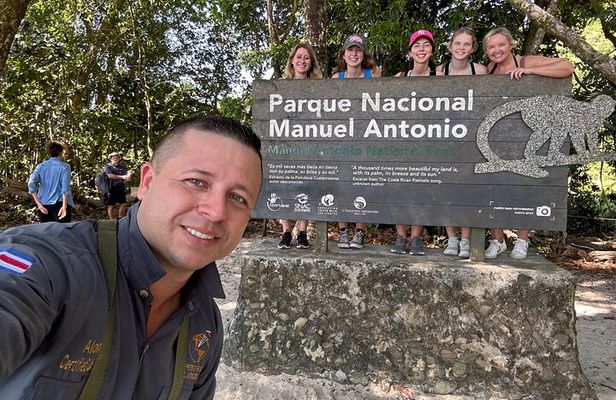 Guided Tour in Manuel Antonio National Park!