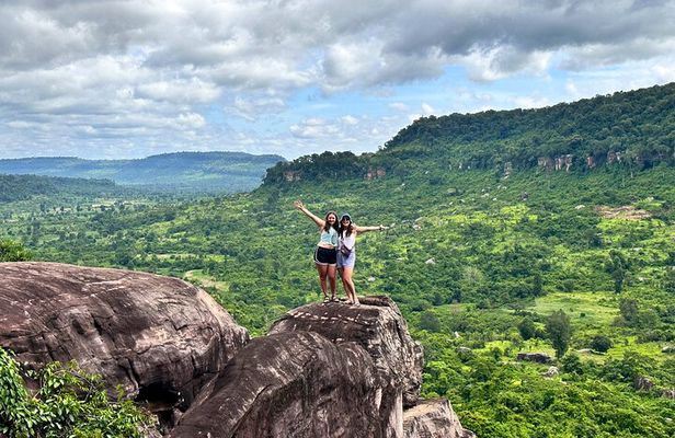 Kulen Mountain with Beng Mealea and Tonle Sap Small Group Tour