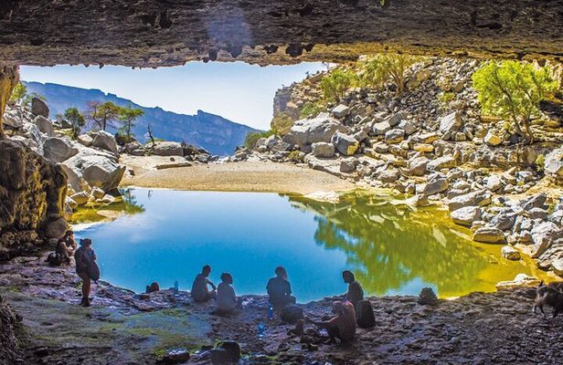 Private Full Day Tour in Grand Canyon Oman Jabal Shams and Nizwa