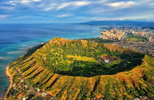 Diamond Head Hiking Tour with Ticket and Reservation Inclusion