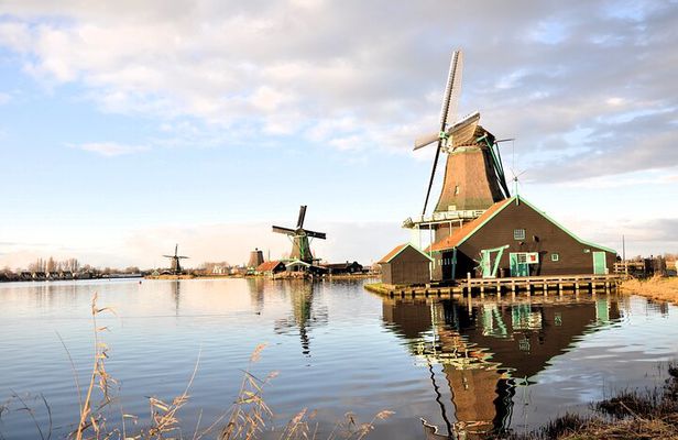 Private Tour to Holland, Zaanse Schans, Volendam, and Marken