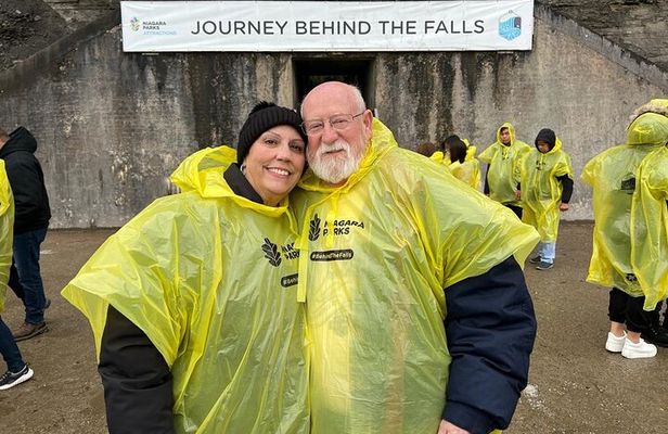Winter Wonder Tour-A JOURNEY THROUGH THE TUNNELS BEHIND THE FALLS