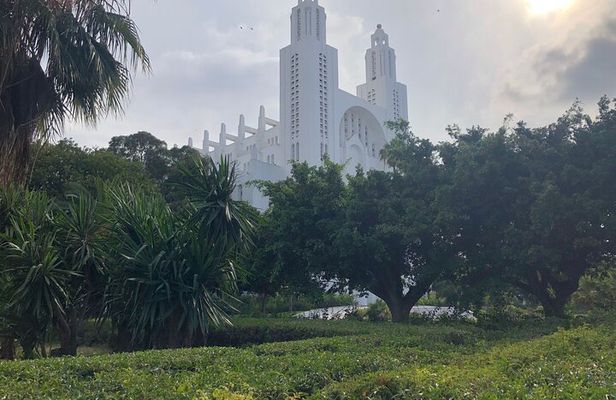 Casablanca and Morocco Shared Walking Tour with Licensed Guide