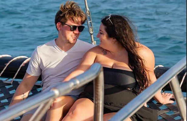 Honolulu Sunset Sail from Kewalo Harbor Including Drinks