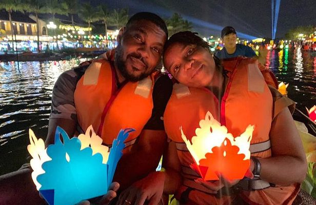Hoi An Night Market with Lanterns- Walking tour - Riverboat Ride