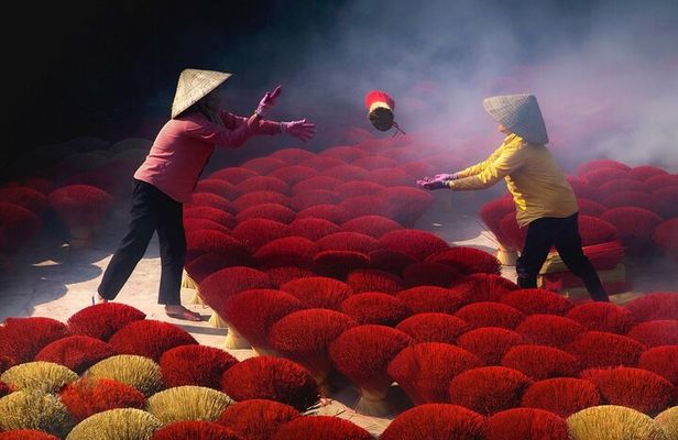 Quang Phu Cau Incense and Duong Lam Ancient Village Private Tour