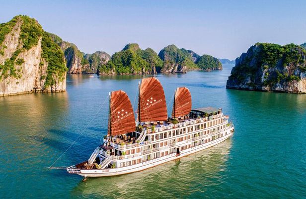 Halong Bay 2-Day from Ha Long