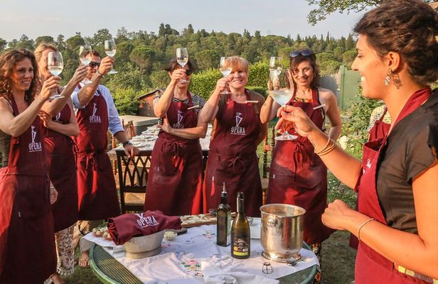 Live Opera Concert and Wine Tasting in Florence