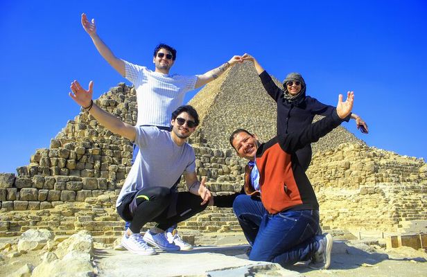Private tour Giza Pyramids&egyptian Museum&khan khalili bazaar