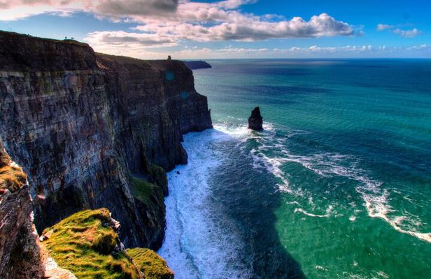 Dublin to Cliffs of Moher, Ennis and Historic Limerick Day Tour