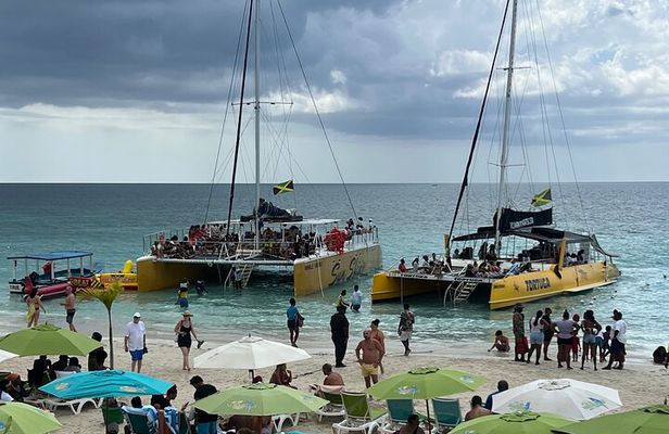 Negril Private Day Tour: ATV Ride, Party Catamaran & Ricks Cafe