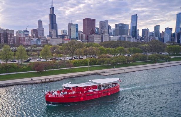 Historical and Architectural Chicago Fireboat River/Lake Cruise