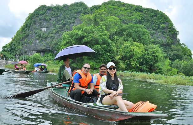 Exploring Bai Dinh Pagoda -Trang An -Mua Cave with Buffet Lunch 1 Day From Hanoi