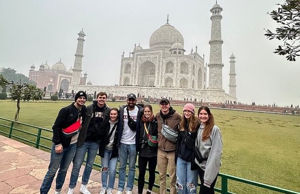 All Inclusive Taj Mahal Private Tour by Car from Delhi