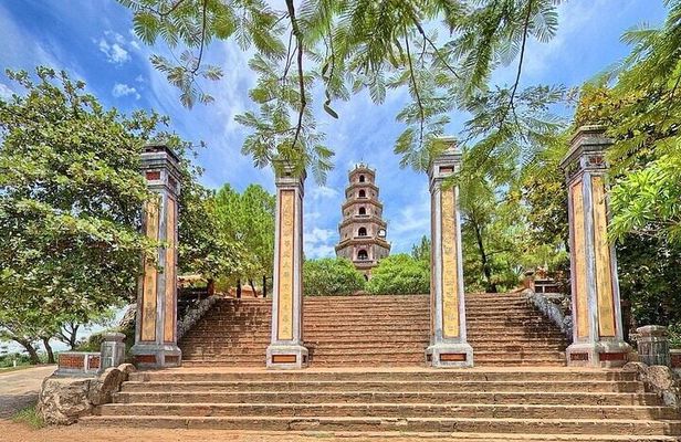 Full Day Private Expedition Guided Tour in Hue Imperial City