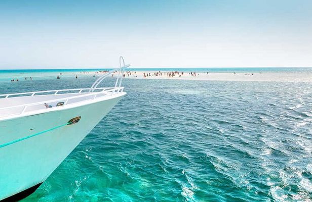 Ras Mohammed & White Island VIP Boat with Snorkeling and Diving