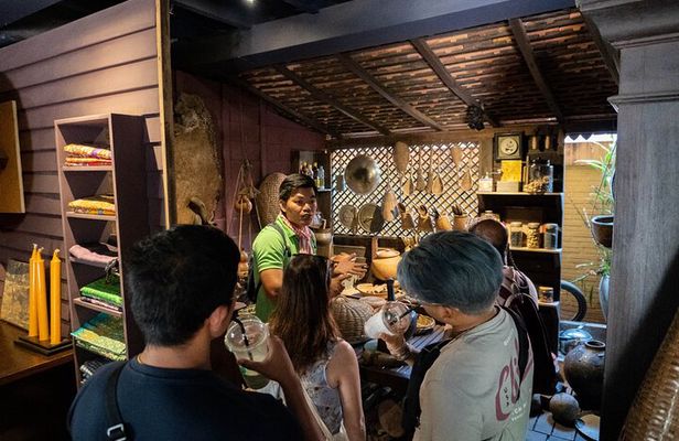 Siem Reap: City Tour, Killing Fields, & Art Haft -Day Tour