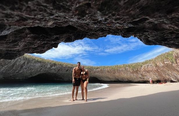 Guaranteed Hidden Beach • Private : up to 4 pers. • Punta Mita