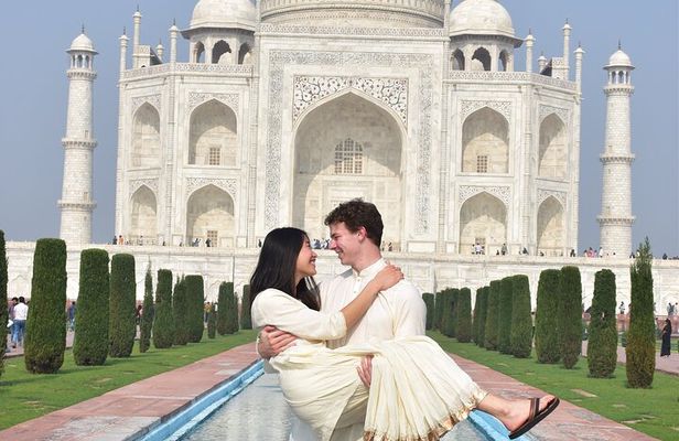 Taj Mahal, Agra Fort and Baby Taj Day Tour from Delhi by Car