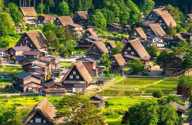 Nagoya to Hida Takayama & Shirakawago World Heritage Day Tour