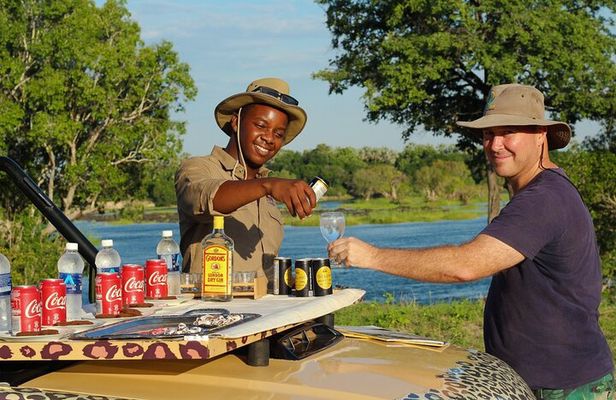 Prime Safari Game Drive with Gin Tonic and Amarula break