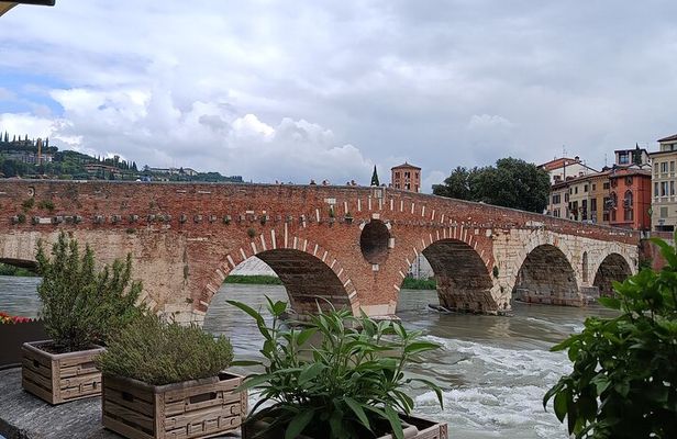 Hidden and fascinating Verona-2hour private walking tour