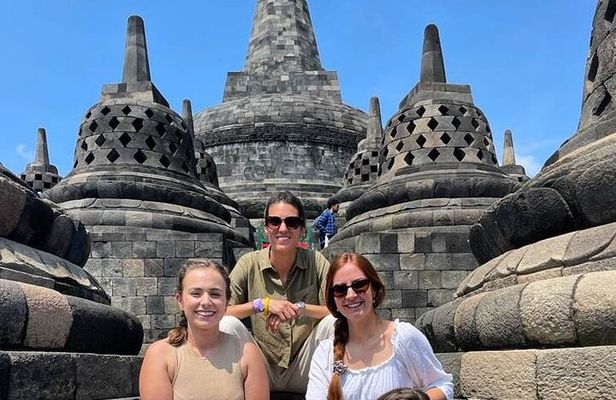 Borobudur Climb Up and Selogriyo Temple Rice Terraces Trekking