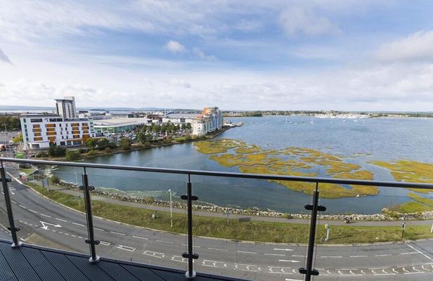 Bike & Brunch Experience in Poole Harbour