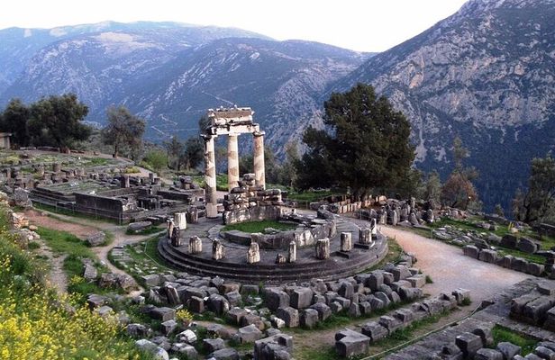 Private Full Day Tour to Delphi