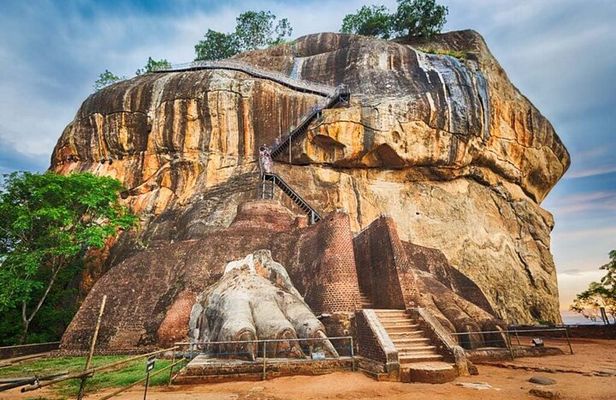Private Tour to Sigiriya and Polonnaruwa from Kandy