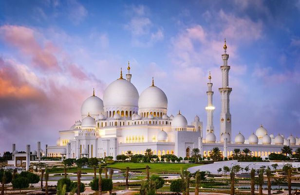 Abu Dhabi City Tour in 4x4 Private Vehicle