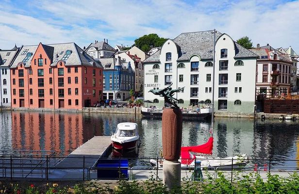 Ålesund Sightseeing and Viking Saga Islands