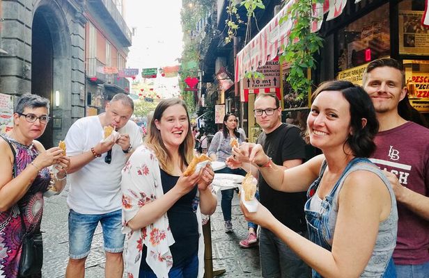 Tasty Naples Street Food Tour of MustEat Gourmet Specialties and MustSee Sites