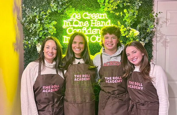 Interactive Rolled Ice Cream Crafting Class in Nashville