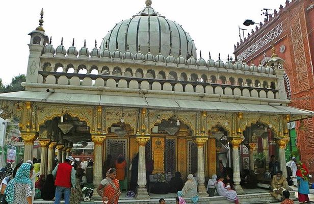 Nizamuddin Half Day Guided Walking Tour