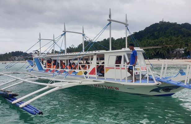 4 Hour Private Boracay Island Hopping Tour