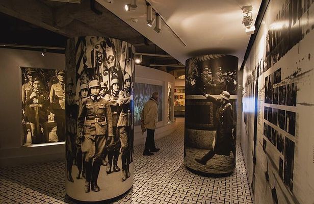 Kraków Oskar Schindler's Enamel Factory Museum skip the line tour