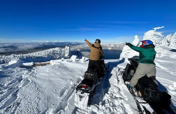 4-Hour Guided Scenic National Monument Snowmobile Tour in Bend