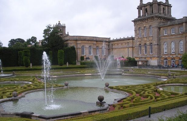 Blenheim Palace and Oxford Private Tour with pass from London