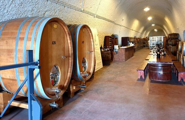 Santorini Private Wine Tour:3 Wineries, Sommelier, Tapas & Sunset