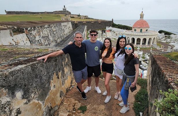 Private Historic Old San Juan Sightseeing and Walking Experience