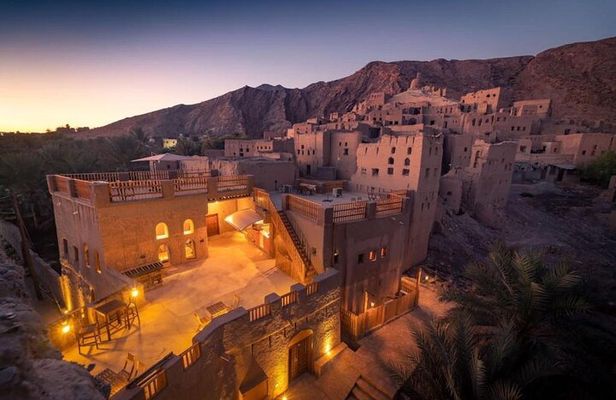 Amouage & Nizwa Full-Day Tour: Fort, Souq & Barakat Al Mouz