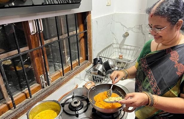 South Indian Vegetarian Cooking Class in Chennai with Meena