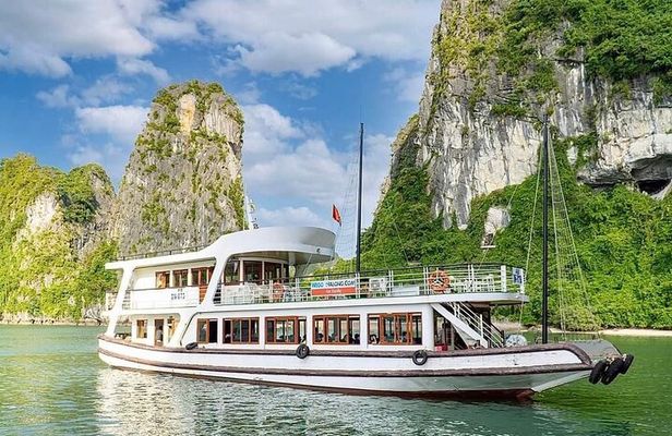1 Day Halong Bay Standard Cruise with Wego Halong