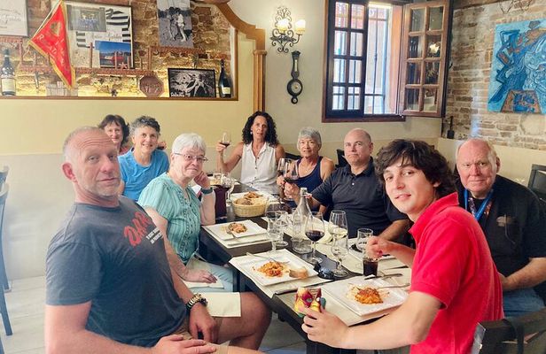 Tasty Rialto Farmers Market Food Tour in Venice with Wine Tasting & Sightseeing