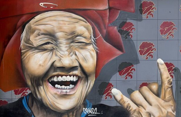 Eat and Snap in Chinatown Walking Food Tour