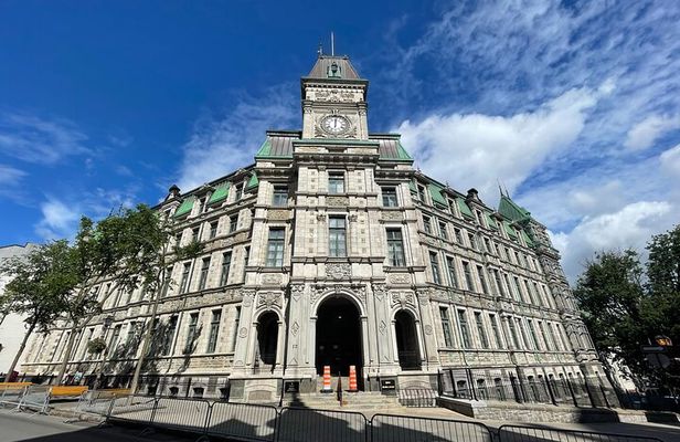 Full day Tour with Private Driver in Quebec