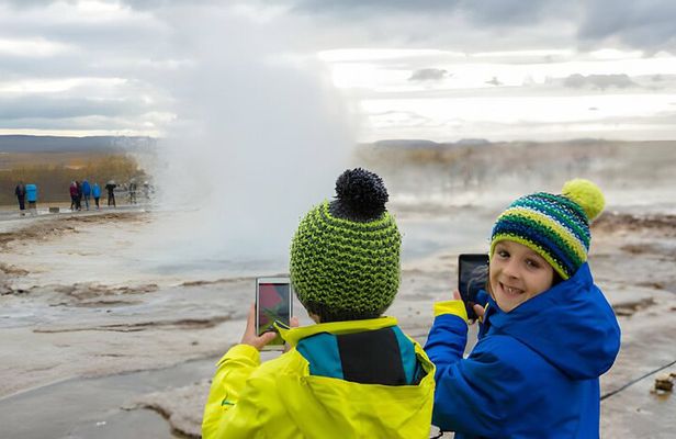From Reykjavik: Full Day Private Golden Circle Tour in Iceland