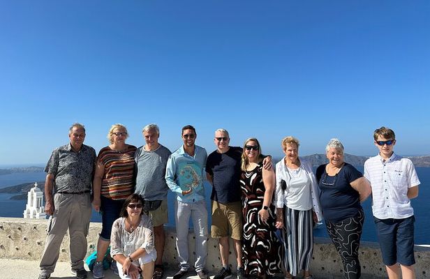 Santorini Highlights Small-Group Tour with Authentic Greek Lunch 