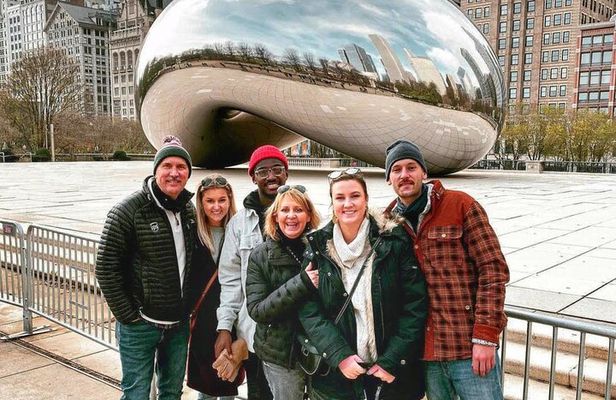 Chicago Highlights Walking Tour with Free Bike or Kayak Rental